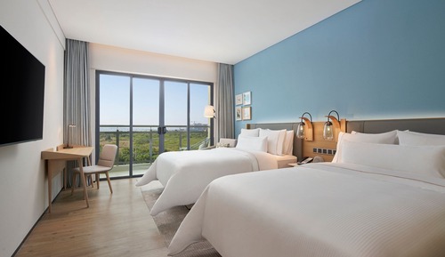 Zimmer, 2 Doppelbetten, Balkon, Meerblick