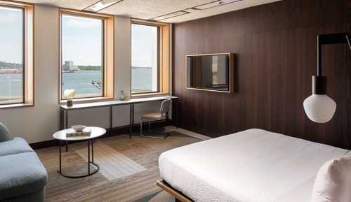 Zimmer, 1 King-Bett, barrierefrei, Eckzimmer (Mobility/Hearing, Bathtub)