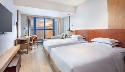 Premium-Zimmer, 2 Doppelbetten, Balkon, Seeblick