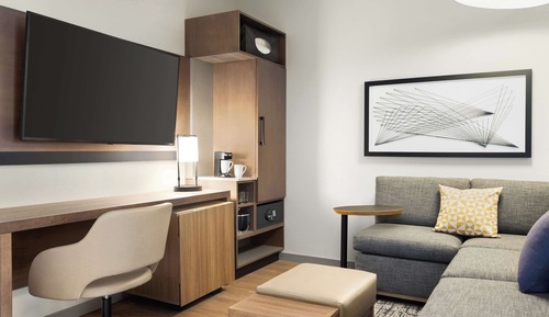 Zimmer, barrierefrei, Badewanne (2 queenbed & 1 sofabed)