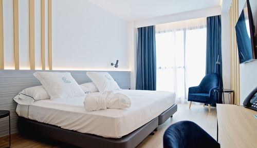 Superior-Doppel- oder -Zweibettzimmer