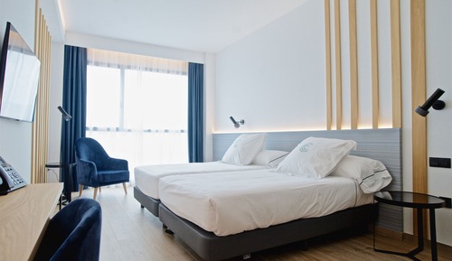 Standard-Doppel- oder -Zweibettzimmer