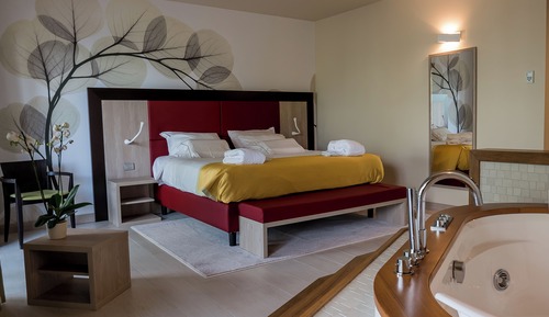 Suite, Whirlpool