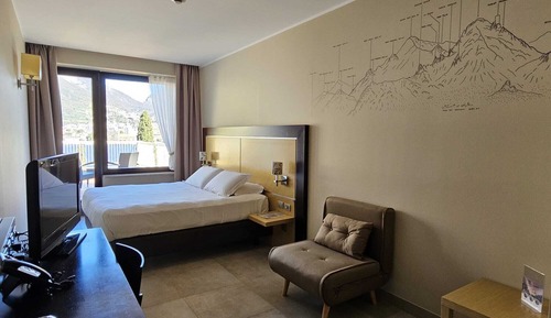 Standard-Doppel- oder -Zweibettzimmer