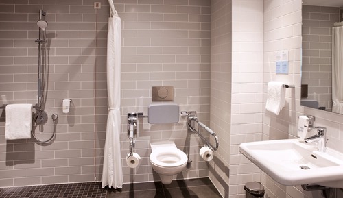 Zimmer, 1 Queen-Bett, barrierefrei (Roll-In Shower)