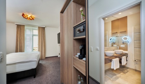 Junior-Suite, 1 King-Bett, Badewanne, Stadtblick