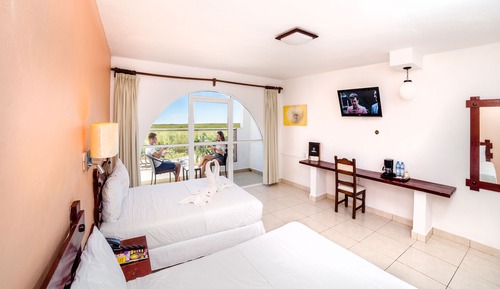 Standardzimmer, 2 Doppelbetten, Poolblick
