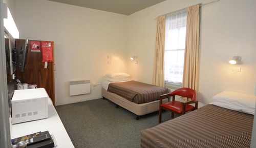 Economy-Zweibettzimmer, 2 Einzelbetten, Gemeinschaftsbad (1st Floor)
