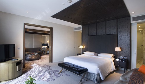 Suite, 1 King-Bett (Regency)