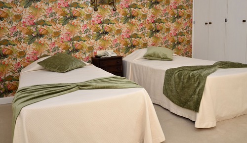Superior-Doppel- oder -Zweibettzimmer