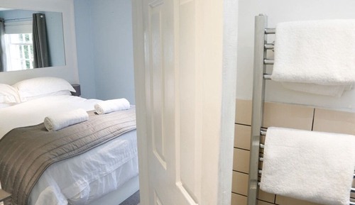 Doppelzimmer, mit Bad (Room 9 - 3rd Floor)