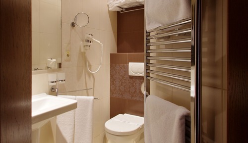 Standard-Doppel- oder -Zweibettzimmer