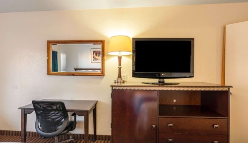 Standard Room 2 Queen Beds, Desk, Non-Smoking