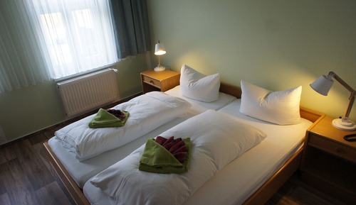 Doppelzimmer, Annex