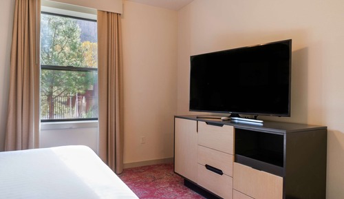 Suite, 1 King-Bett, Gartenblick