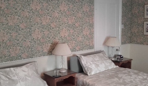 Zweibettzimmer, mit Bad (Shower Room)