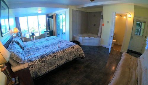 Deluxe-Zimmer, 1 King-Bett, Whirlpool, Seeblick