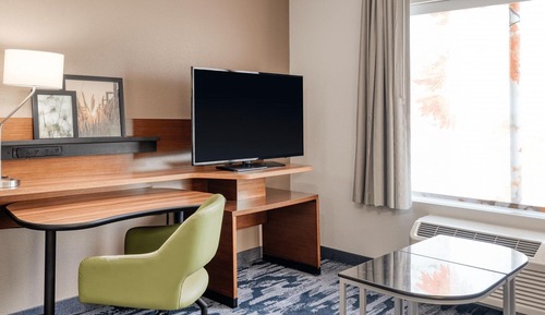 Suite, 1 King-Bett und Schlafsofa, Nichtraucher (Hearing Accessible)