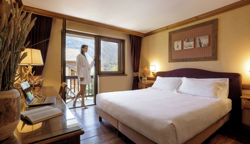 Classic-Doppel- oder -Zweibettzimmer