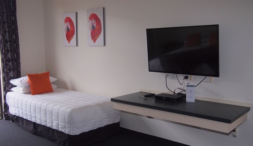 Zweibettzimmer (Queen and 1 Single)