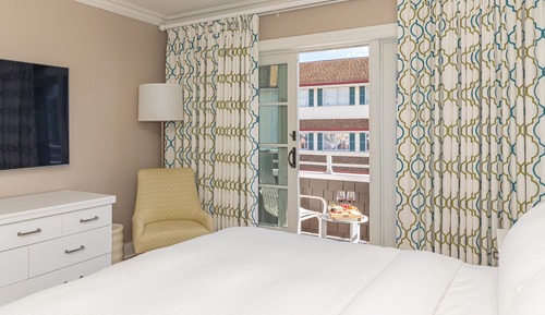 Standardzimmer, 1 King-Bett, Balkon, Stadtblick (Town View King with Balcony)