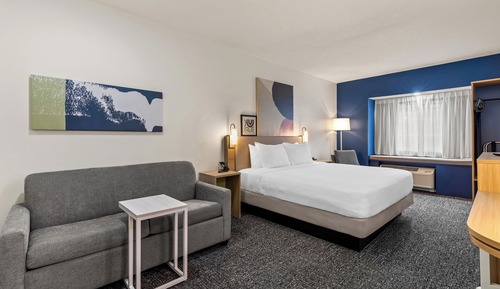 Zimmer, 1 King-Bett und Schlafsofa