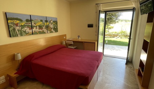 Standard-Doppel- oder -Zweibettzimmer