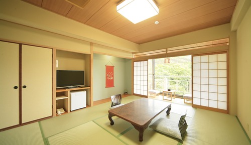 Traditional-Zimmer (Japanese Style, Meal at Restaurant)