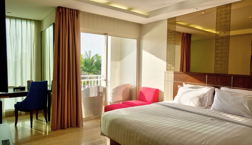 Deluxe-Zimmer, 1 King-Bett, Poolblick