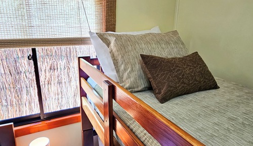 Elite-Bungalow, 2 Schlafzimmer, Terrasse, Poolblick