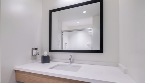 Standardzimmer, 2 Queen-Betten, barrierefrei (Comm, Mobil, Accessible Shower)