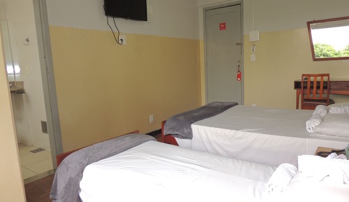 Dreibettzimmer, Mehrere Betten