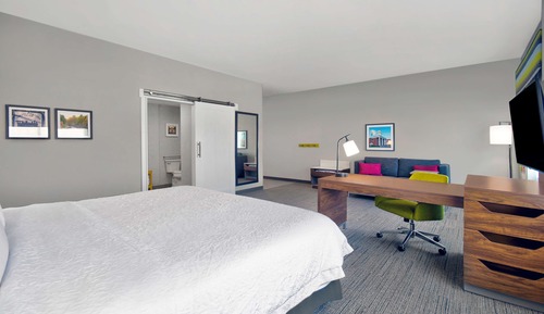 Suite, 1 King-Bett, barrierefrei (Mobility & Hearing, Roll-In Shower)