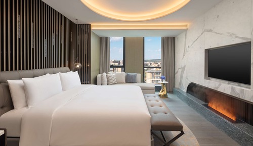 Presidential-Suite, 1 King-Bett