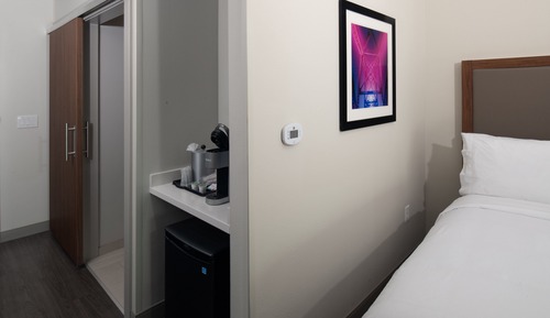 Standardzimmer, 1 King-Bett, barrierefrei (Mobility, Accessible Tub)