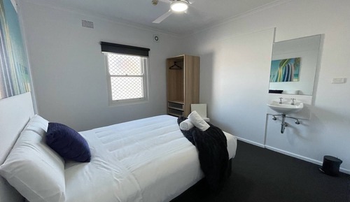 Standardzimmer, 1 Queen-Bett, Gemeinschaftsbad
