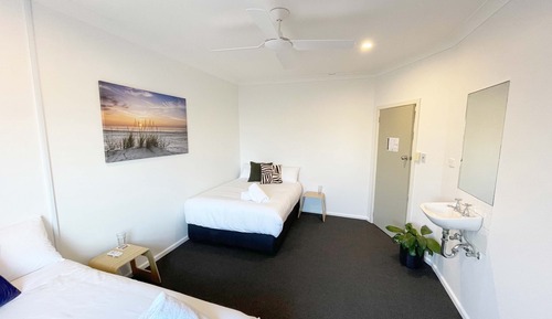Zweibettzimmer, Gemeinschaftsbad (Double)