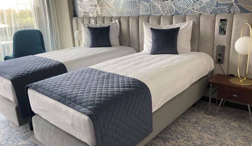 Standard-Doppel- oder -Zweibettzimmer