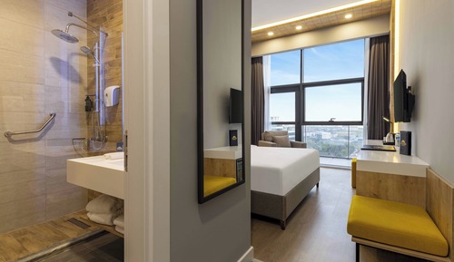 Zimmer, 1 King-Bett, barrierefrei, Eckzimmer