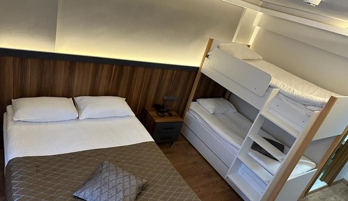 Basic-Vierbettzimmer