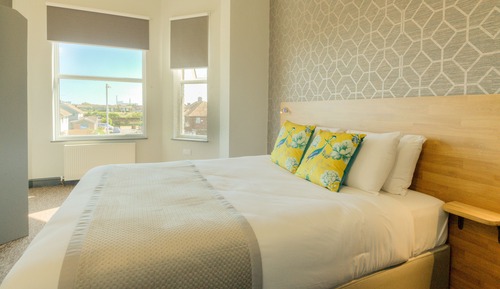 Superior-Apartment, eigenes Bad (Marina)