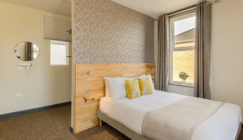 Superior-Studio, eigenes Bad (Boardwalk)