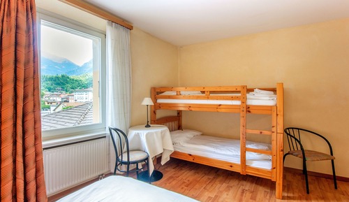 Economy-Vierbettzimmer