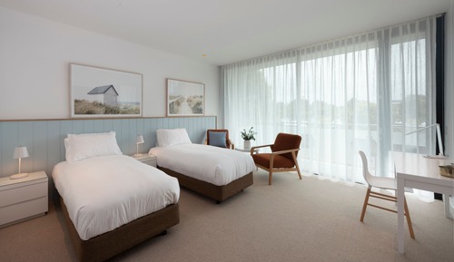 Junior-Suite, 2 Schlafzimmer, Blick auf den Golfplatz