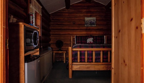 Romantische Ferienhütte, 1 Queen-Bett, Terrasse, Bergblick