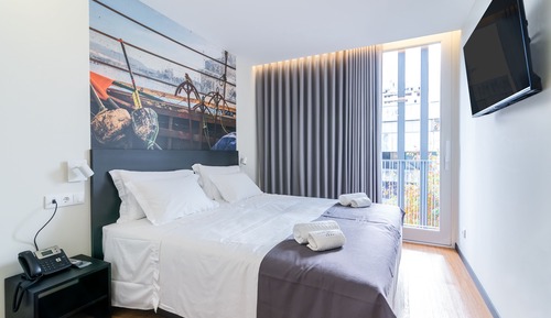 Premium-Doppel- oder -Zweibettzimmer
