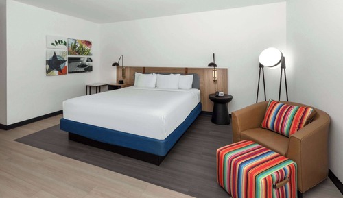 Suite, 1 King-Bett, barrierefrei, Nichtraucher (Accessible Tub with Grab Bars)