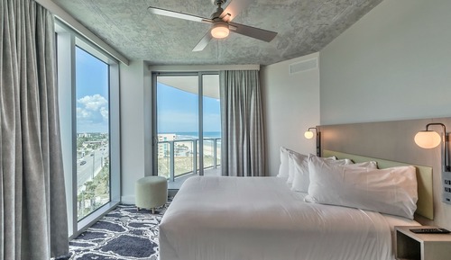 2 Bedroom Ocean & City North View Residence