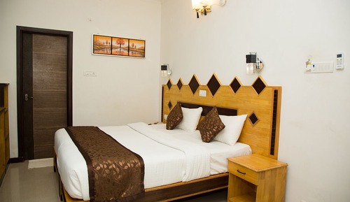 Standard-Doppel- oder -Zweibettzimmer