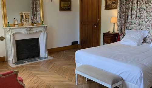 Superior-Doppelzimmer, eigenes Bad, Parkblick (Chambre Jeanne Guesnet)